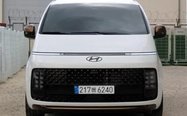 수원중고차구입대출 스타리아 4WD 디젤 라운지 인스퍼레이션 매물 사진 3 - 2024/06 21,946km